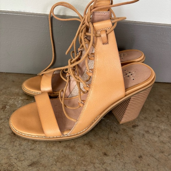 FR x FP Free People Gladiator Style Heeled Sandals Size 9 - Picture 4 of 9